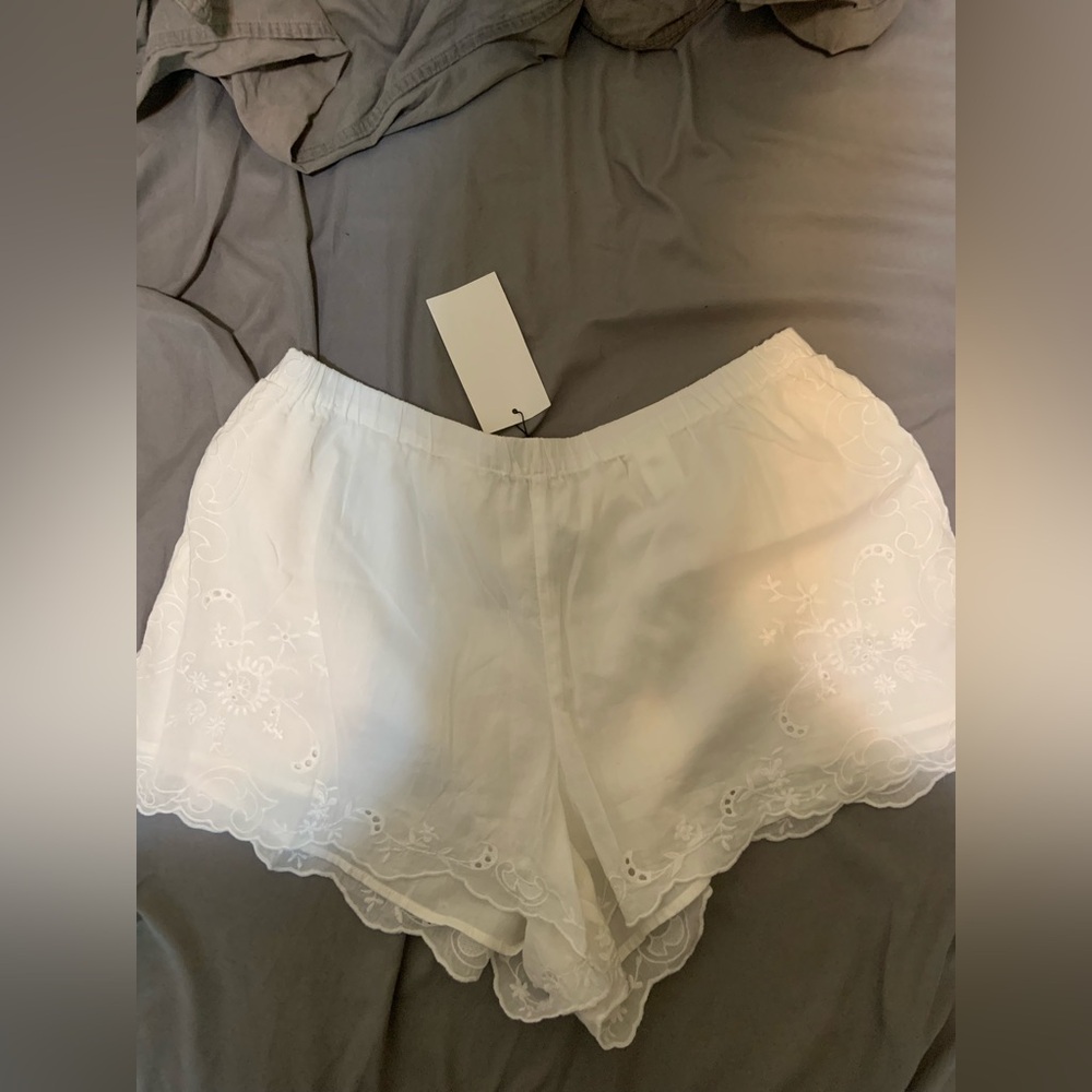WHITE ZARA SHORTS